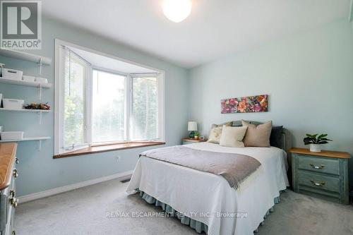 164 Dundas Street E, Hamilton, ON - Indoor Photo Showing Bedroom