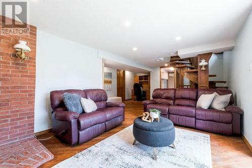 164 Dundas Street E, Hamilton, ON - Indoor Photo Showing Living Room