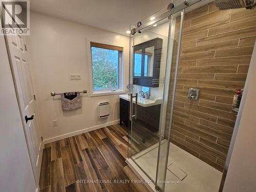 144 Baseline Road, Ottawa, ON - Indoor Photo Showing Bathroom