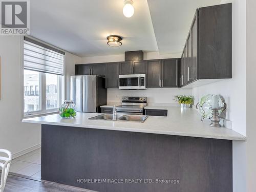66 - 383 Dundas Street E, Hamilton, ON - Indoor Photo Showing Kitchen With Upgraded Kitchen