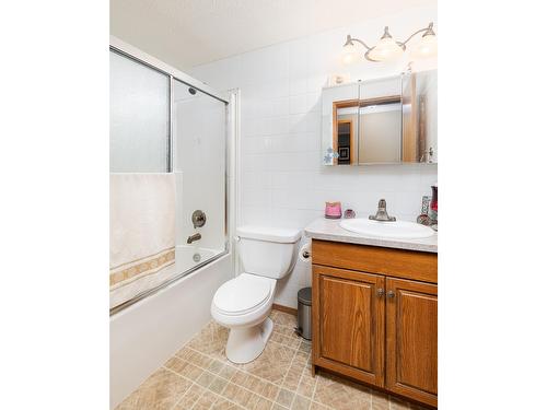 28 - 724 Devon Street, Creston, BC - Indoor Photo Showing Bathroom