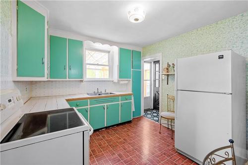 427 Trafalgar Road, Oakville, ON - Indoor Photo Showing Kitchen With Double Sink