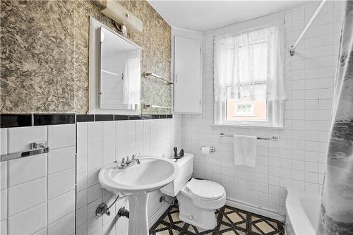 427 Trafalgar Road, Oakville, ON - Indoor Photo Showing Bathroom