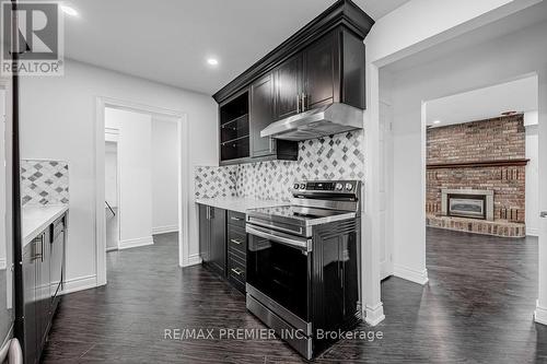 118 Crawforth Street, Whitby, ON - Indoor Photo Showing Kitchen
