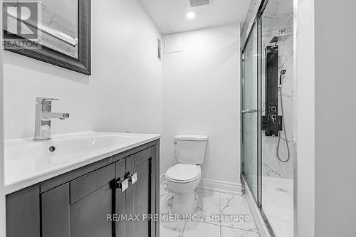 118 Crawforth Street, Whitby, ON - Indoor Photo Showing Bathroom