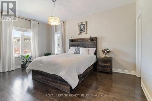 31 Pagean Drive, Richmond Hill, ON - Indoor Photo Showing Bedroom