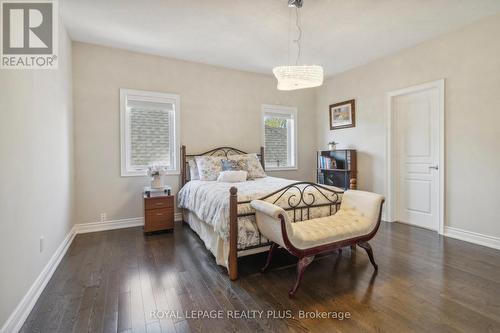 31 Pagean Drive, Richmond Hill, ON - Indoor Photo Showing Bedroom