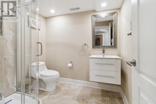 31 Pagean Drive, Richmond Hill, ON - Indoor Photo Showing Bathroom