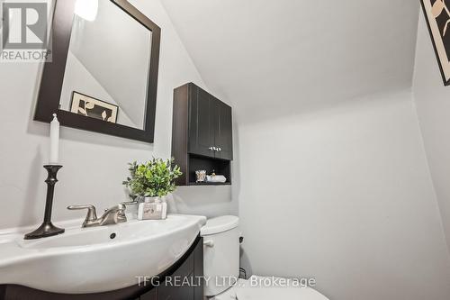 10 Wirral Court, Toronto, ON - Indoor Photo Showing Bathroom