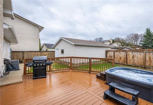 31 Wendon Bay, Winnipeg, MB - Outdoor With Deck Patio Veranda With Exterior