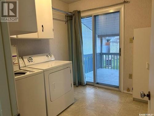 519 1St Street W, Leader, SK - Indoor Photo Showing Laundry Room