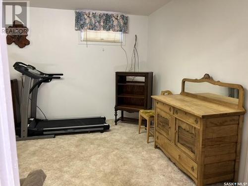 519 1St Street W, Leader, SK - Indoor Photo Showing Gym Room