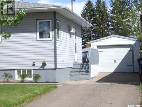 519 1St Street W, Leader, SK - Outdoor