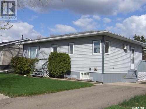 519 1St Street W, Leader, SK - Outdoor