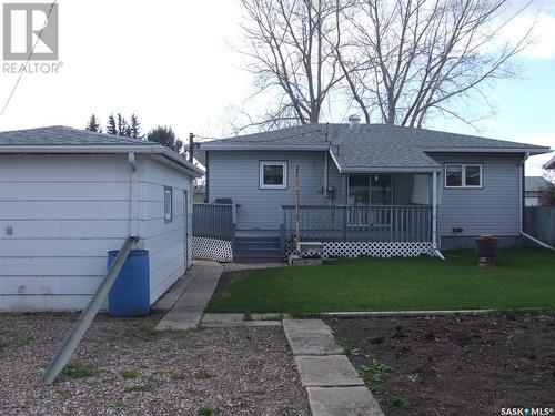 519 1St Street W, Leader, SK - Outdoor With Deck Patio Veranda