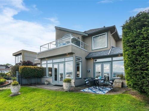 10001 Third St, Sidney, BC - Outdoor With Balcony