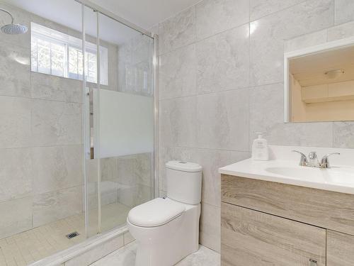 Salle de bains attenante Ã  la CCP - 1510 Crois. Séville, Brossard, QC - Indoor Photo Showing Bathroom