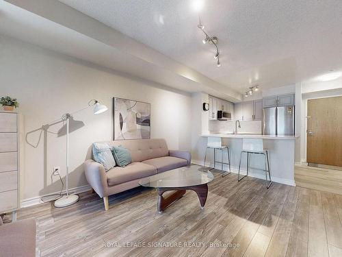 708-7 Lorraine Dr, Toronto, ON - Indoor Photo Showing Other Room