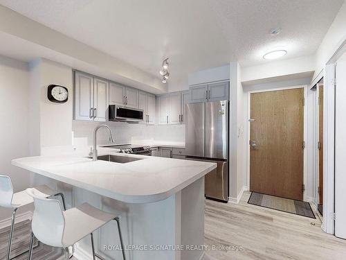 708-7 Lorraine Dr, Toronto, ON - Indoor Photo Showing Kitchen With Stainless Steel Kitchen With Upgraded Kitchen