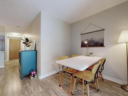 708-7 Lorraine Dr, Toronto, ON - Indoor Photo Showing Dining Room
