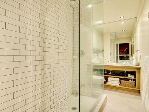 Bathroom - 10 Rue Jean, Morin-Heights, QC - Indoor Photo Showing Bathroom