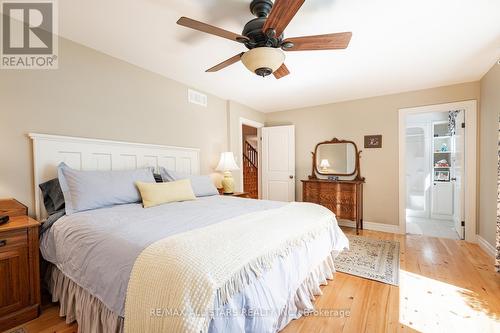 94 Wilkinson Drive, Kawartha Lakes, ON - Indoor Photo Showing Bedroom