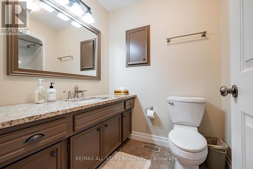 94 Wilkinson Drive, Kawartha Lakes, ON - Indoor Photo Showing Bathroom