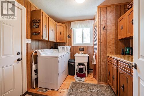 94 Wilkinson Drive, Kawartha Lakes, ON - Indoor Photo Showing Laundry Room