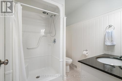 94 Wilkinson Drive, Kawartha Lakes, ON - Indoor Photo Showing Bathroom