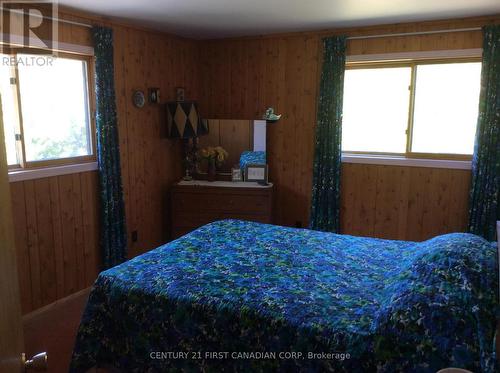 421 Warner Bay Road, Northern Bruce Peninsula, ON - Indoor Photo Showing Bedroom