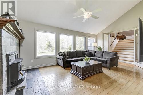 50672 Green Road S, Wainfleet, ON - Indoor Photo Showing Living Room With Fireplace