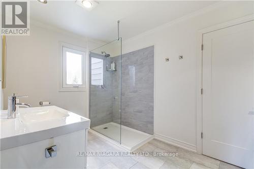 50672 Green Road S, Wainfleet, ON - Indoor Photo Showing Bathroom