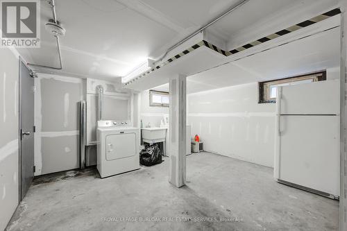 37 St Catharine Street, St. Thomas, ON - Indoor Photo Showing Laundry Room