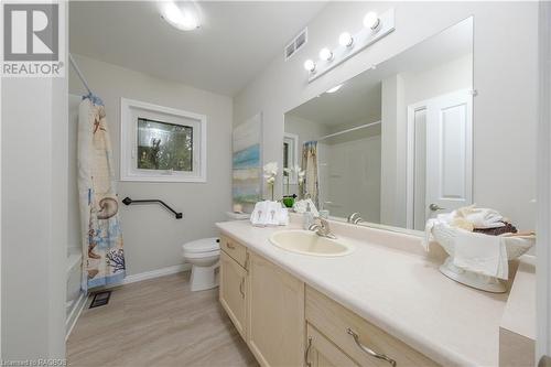 35 2Nd Avenue Ne, Chesley, ON - Indoor Photo Showing Bathroom