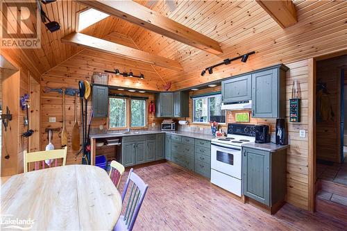 176 280 Island, Port Severn, ON - Indoor