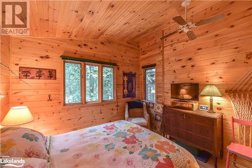 176 280 Island, Port Severn, ON - Indoor Photo Showing Bedroom