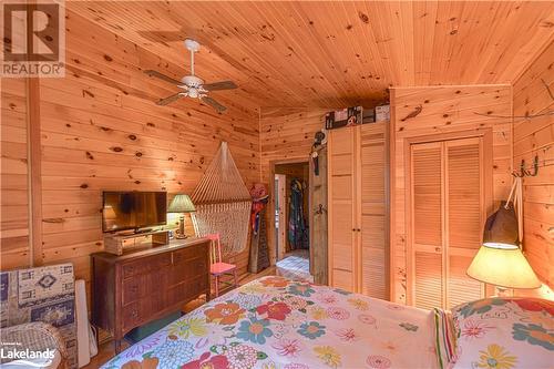 176 280 Island, Port Severn, ON - Indoor Photo Showing Bedroom