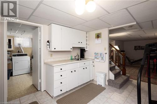 495 4Th Street A W, Owen Sound, ON - Indoor Photo Showing Laundry Room