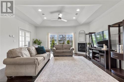 6156 Tiburon Crescent, Windsor, ON - Indoor Photo Showing Living Room