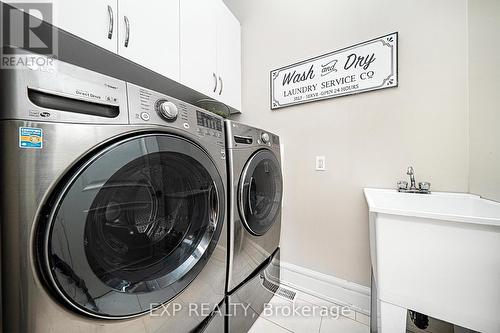 4 Blake Street, East Gwillimbury, ON - Indoor Photo Showing Laundry Room