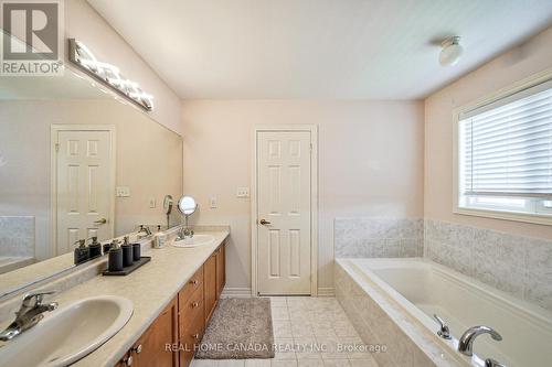603 Nairn Circle, Milton, ON - Indoor Photo Showing Bathroom