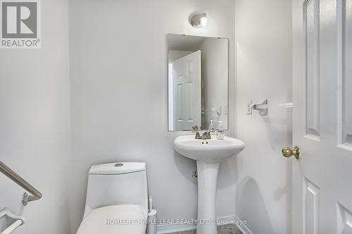 43 Leagate Street, Brampton, ON - Indoor Photo Showing Bathroom