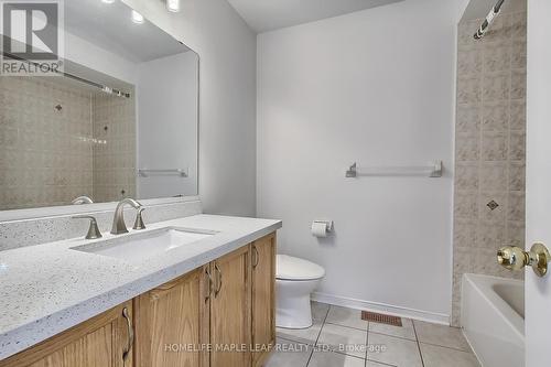 43 Leagate Street, Brampton, ON - Indoor Photo Showing Bathroom