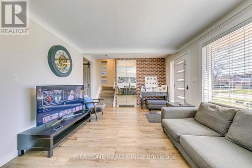 269 Kenwood Avenue, Burlington, ON - Indoor Photo Showing Living Room