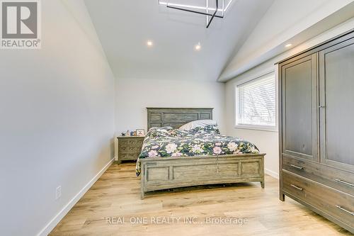 269 Kenwood Avenue, Burlington, ON - Indoor Photo Showing Bedroom