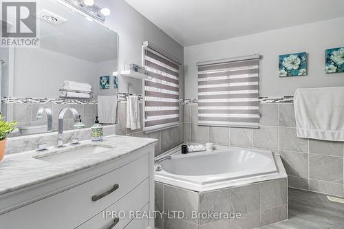 29 Cheviot Crescent, Brampton, ON - Indoor Photo Showing Bathroom