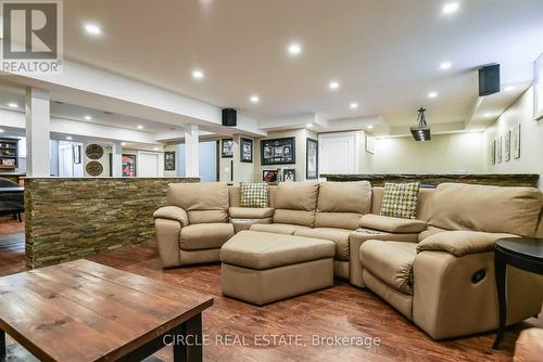 450 Hidden Trail, Oakville, ON - Indoor Photo Showing Living Room