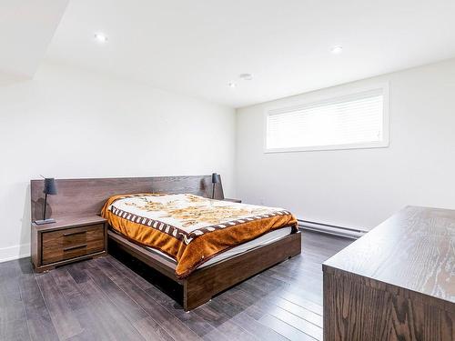 Chambre Ã Â coucher - 7710 Rue De Liverpool, Brossard, QC - Indoor Photo Showing Bedroom