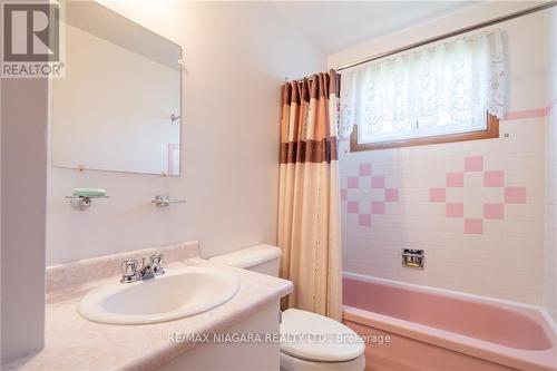 7016 Centennial Street, Niagara Falls, ON - Indoor Photo Showing Bathroom