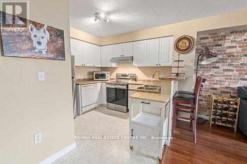 205 - 415 Grange Road, Guelph, ON - Indoor Photo Showing Kitchen
